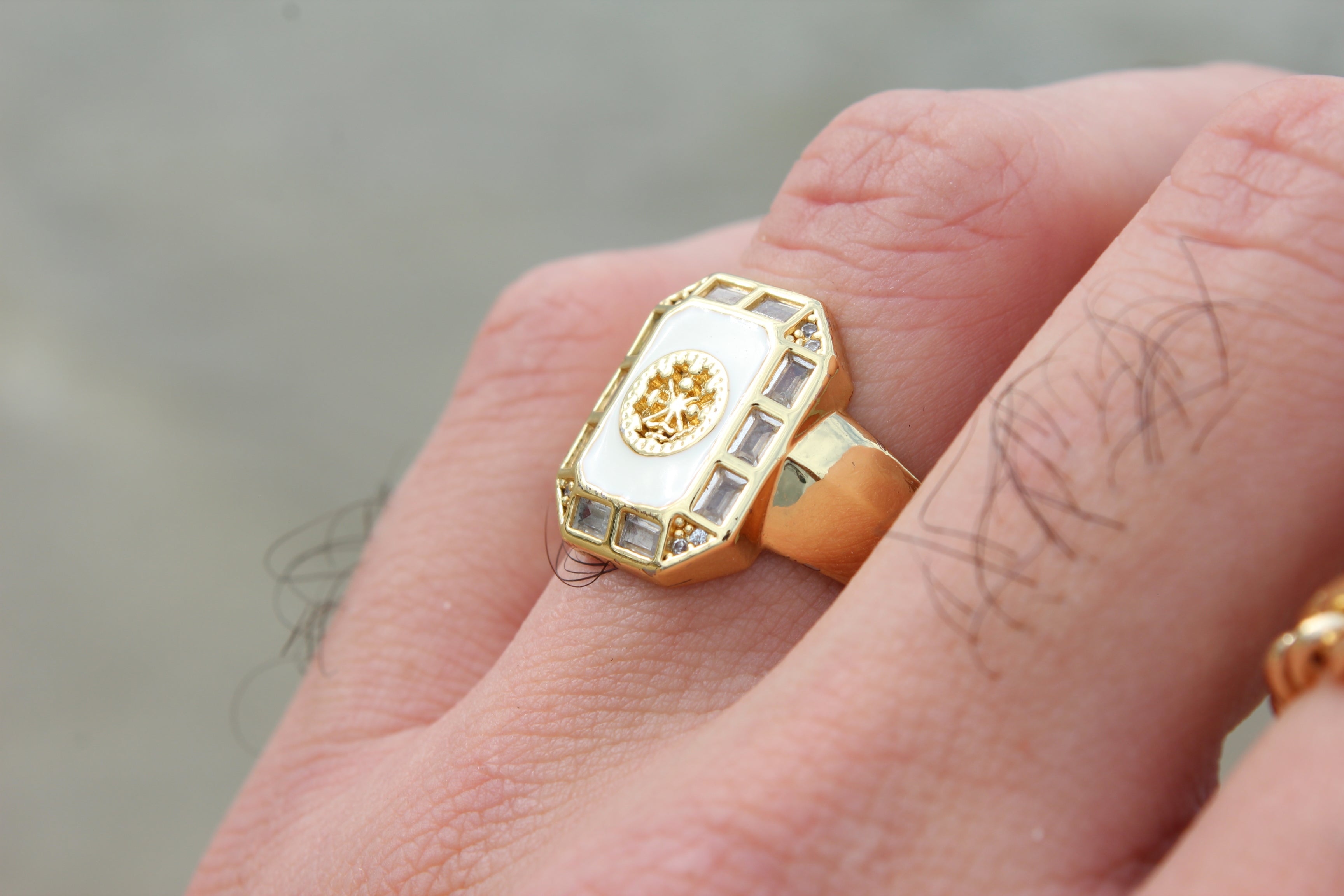 Leo Ring